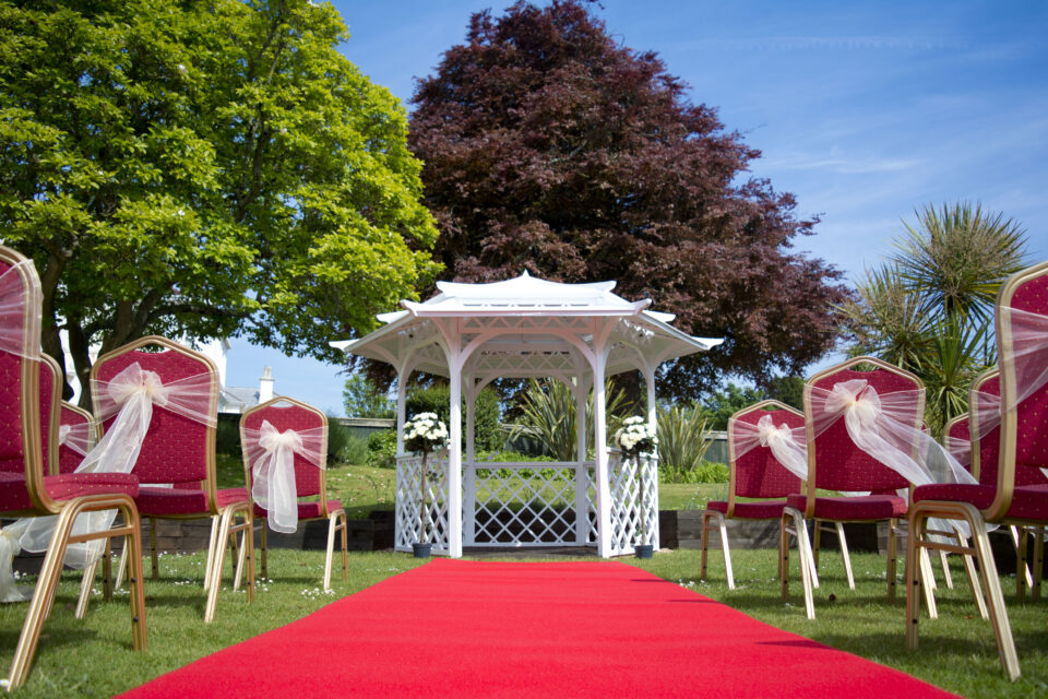 Outdoor garden weddings in Torquay